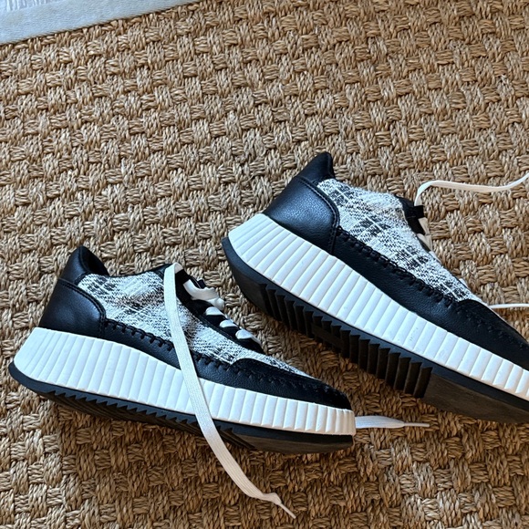 Black & White Textured Platform Sneakers - Picture 2 of 4